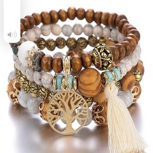 Set of bracelets and long necklace